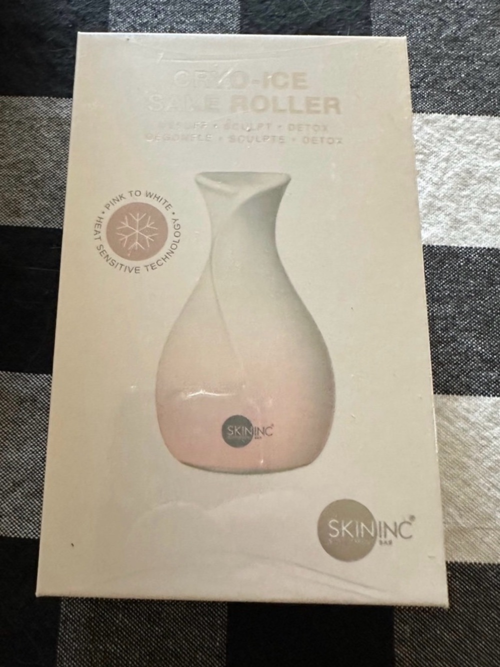 SkinInc CRYO-ICE SAKE ROLLER Skin Inc Depuffing Facial Device new in box